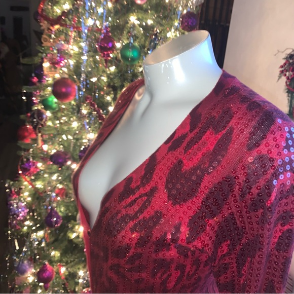 GET NOTICED! In this 2 pc Red Hot sequence red and black outfit. large - Picture 4 of 11